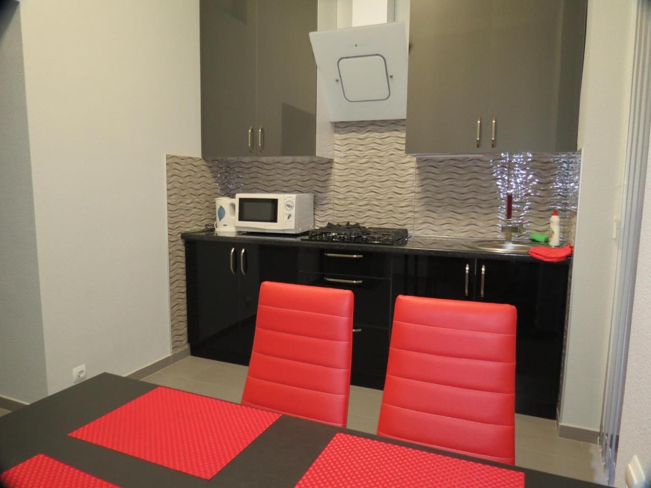 Three Rooms Apartment ティビリシ エクステリア 写真